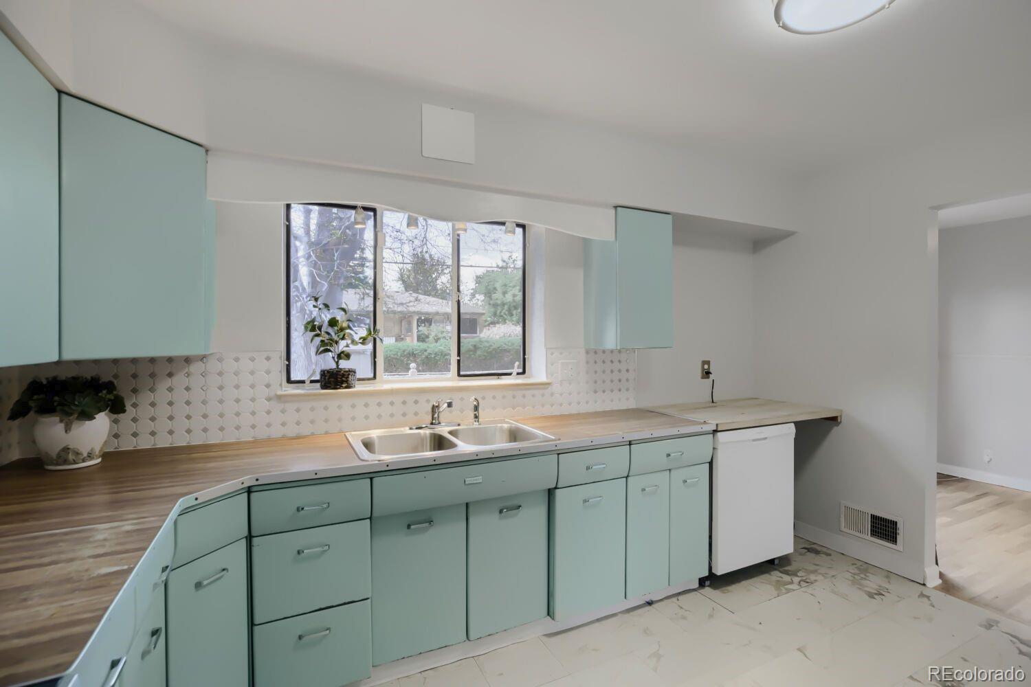 1227 S Harlan Street Lakewood CO 80232