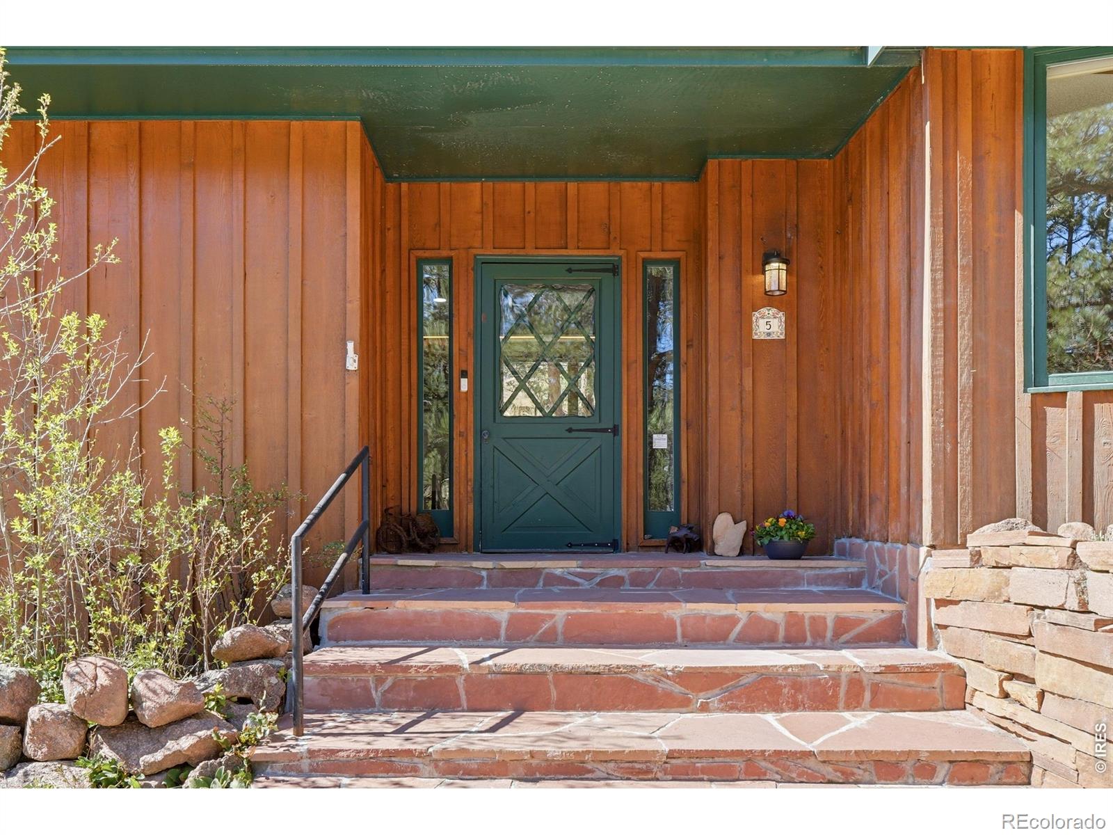 5 Mohawk Road Lyons CO 80540