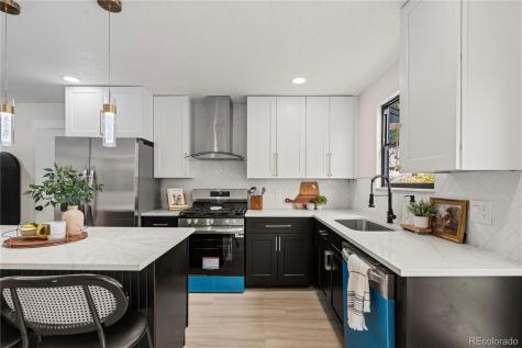 884 S Lewis Street Lakewood CO 80226