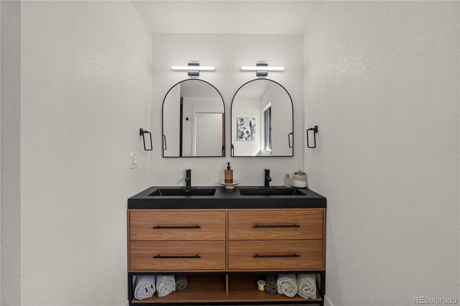 884 S Lewis Street Lakewood CO 80226