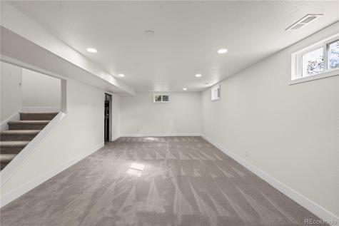 884 S Lewis Street Lakewood CO 80226