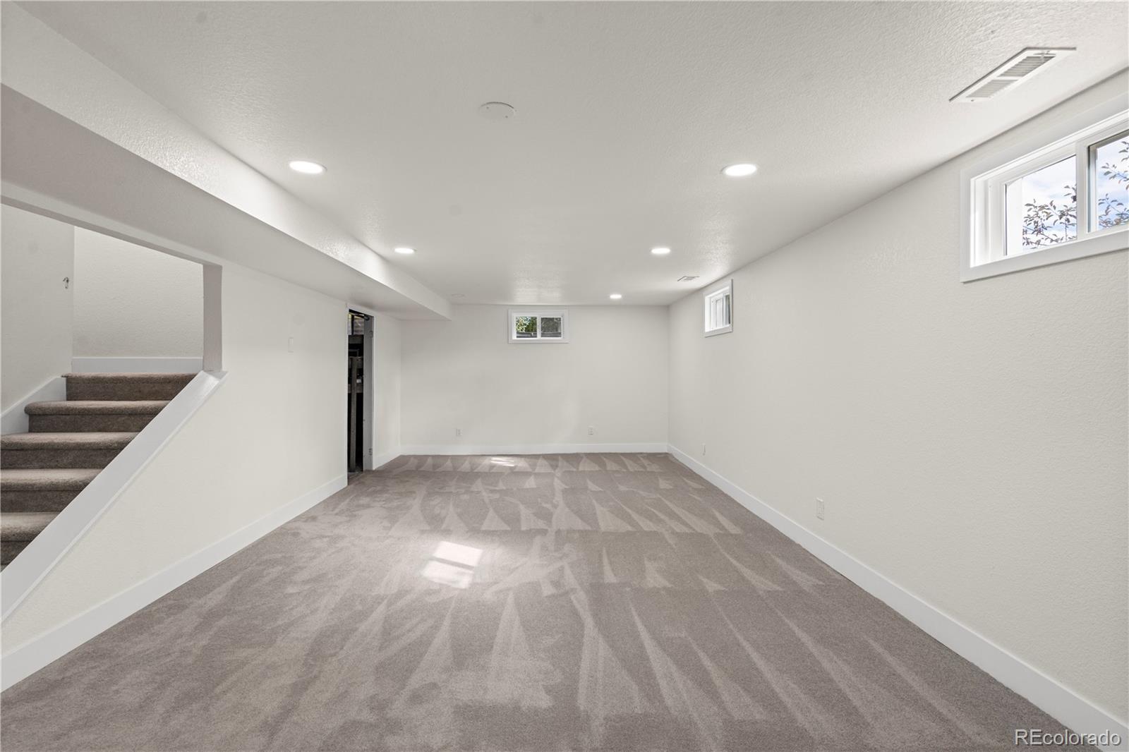 884 S Lewis Street Lakewood CO 80226