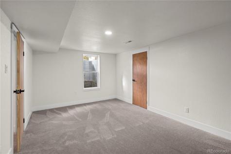 884 S Lewis Street Lakewood CO 80226
