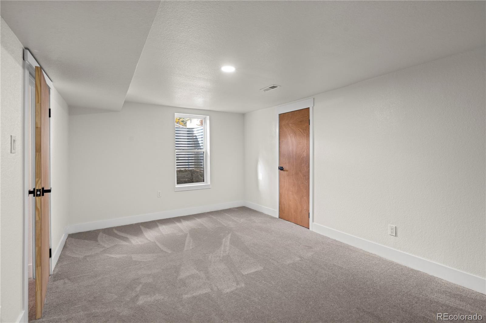 884 S Lewis Street Lakewood CO 80226