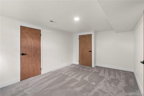 884 S Lewis Street Lakewood CO 80226