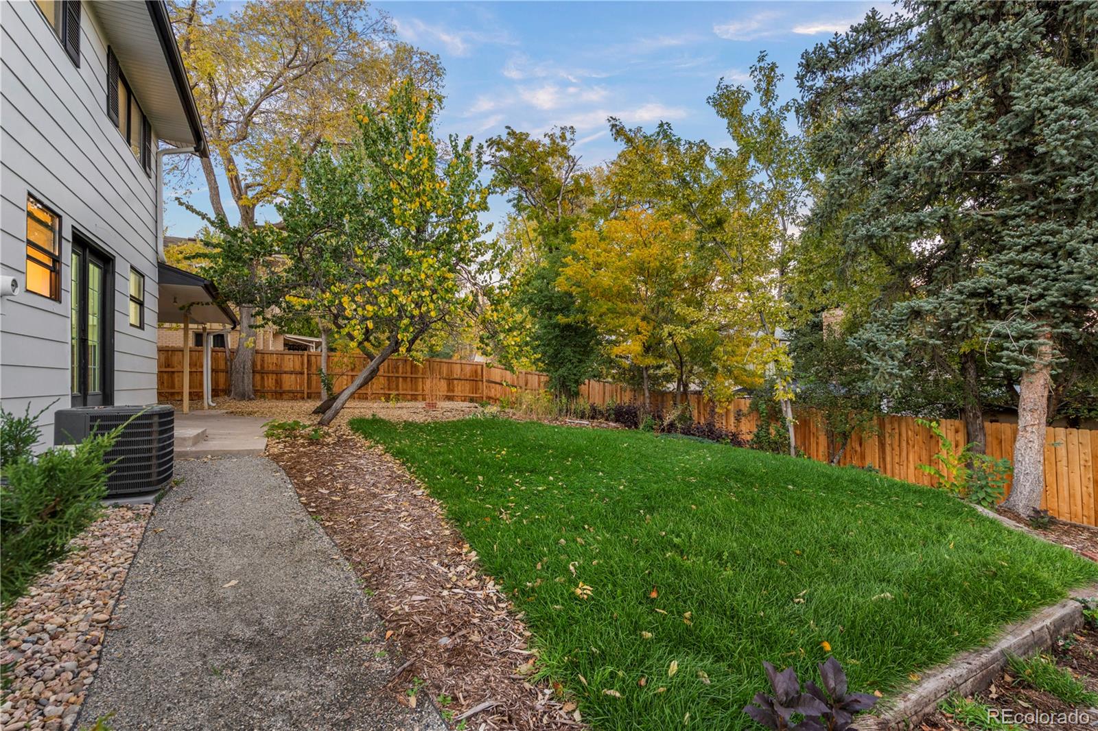 884 S Lewis Street Lakewood CO 80226