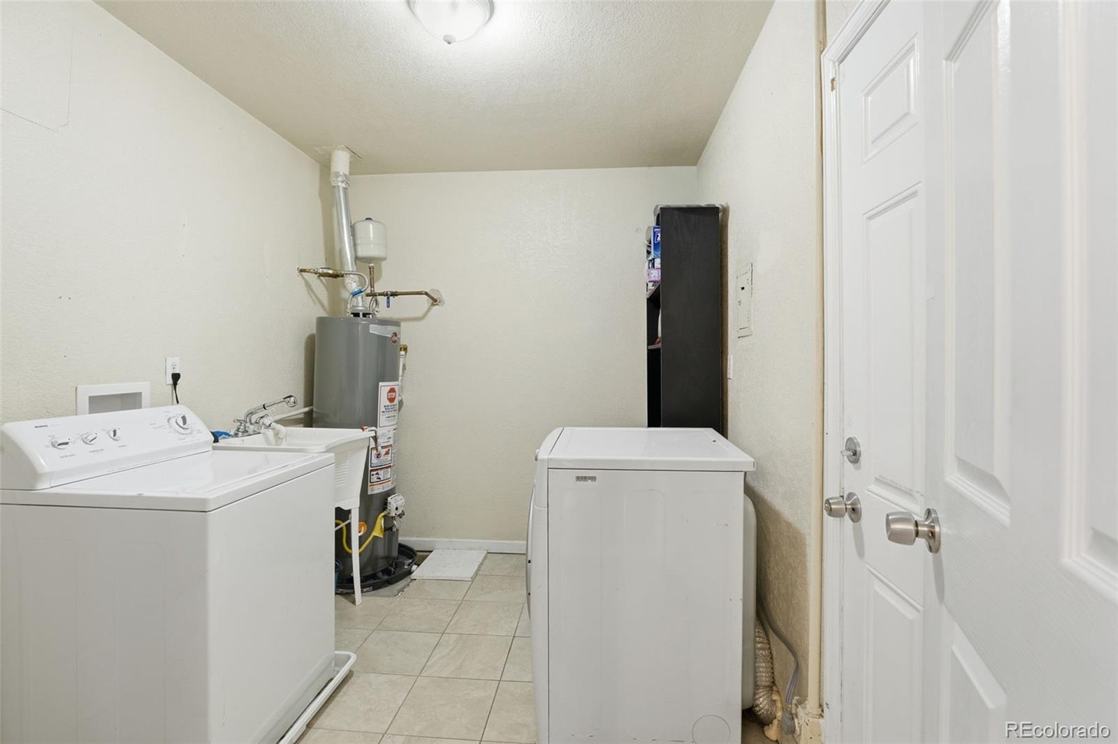 811 Ursula Street Aurora CO 80011