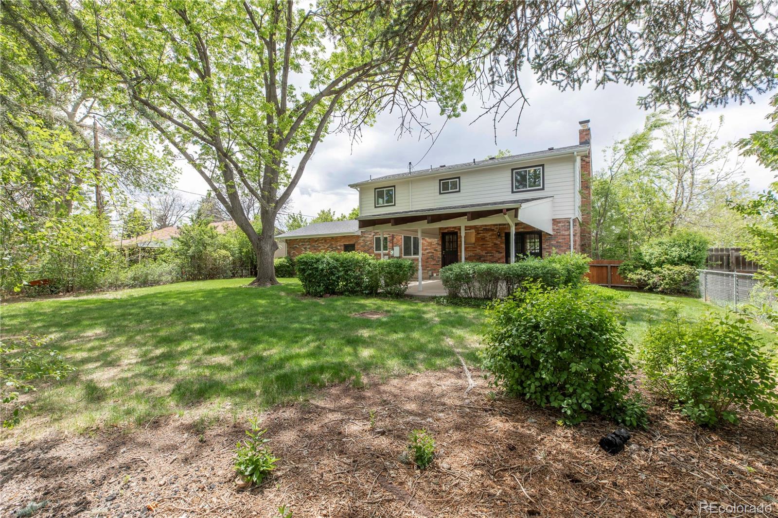 1061 E Briarwood Circle N Centennial CO 80122