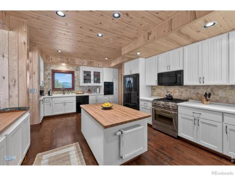 942 Spruce Drive Lyons CO 80540