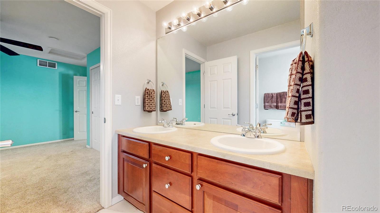 10797 Hickory Ridge Street Highlands Ranch CO 80126