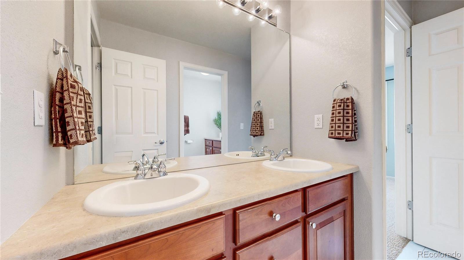 10797 Hickory Ridge Street Highlands Ranch CO 80126