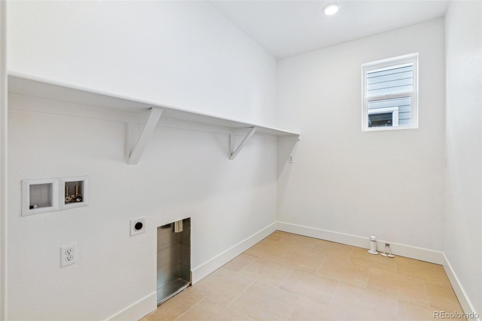 9322 Quaker Street Arvada CO 80007