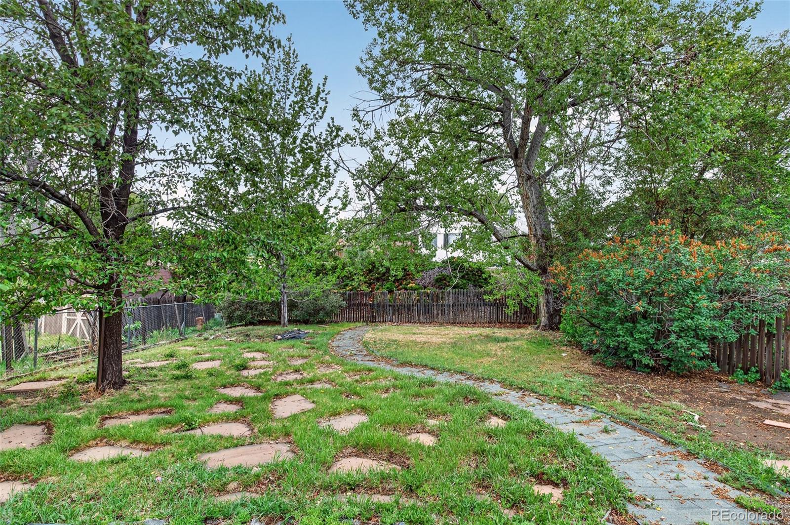 2189 S Coors Circle Lakewood CO 80228
