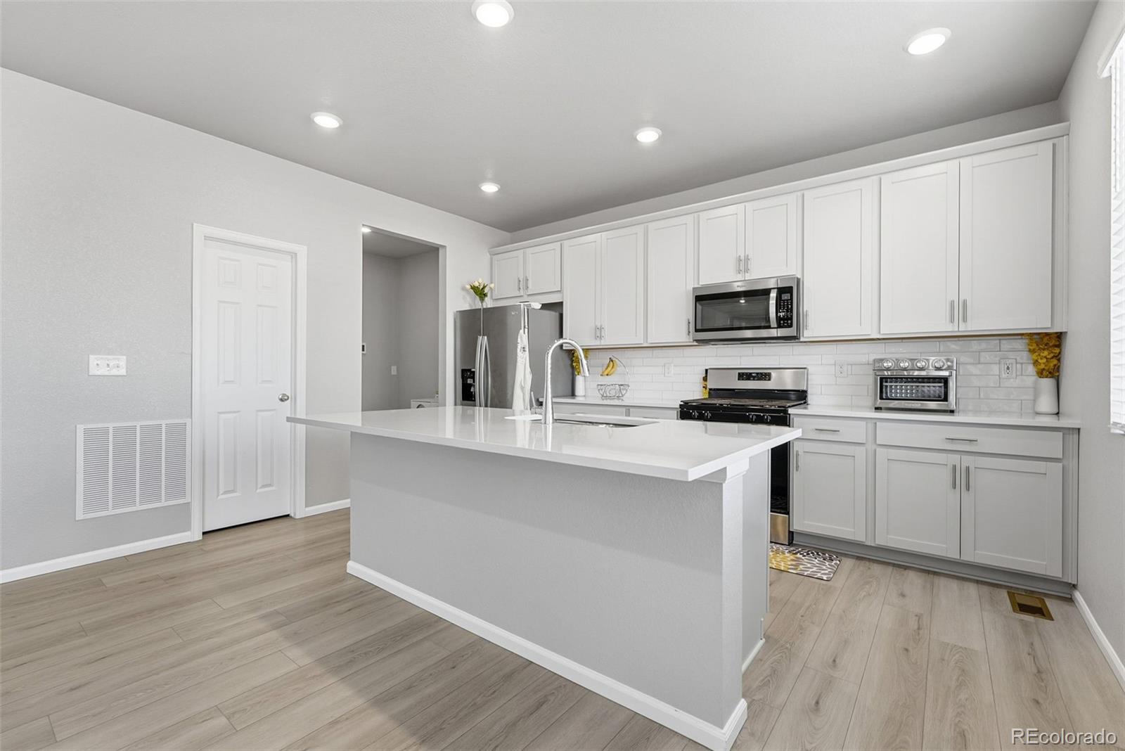 9160 Pitkin Street Commerce City CO 80022