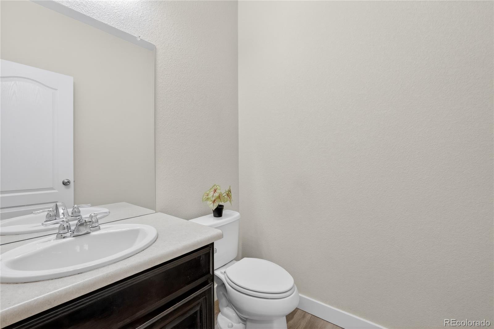 22 N Newcastle Court Aurora CO 80018
