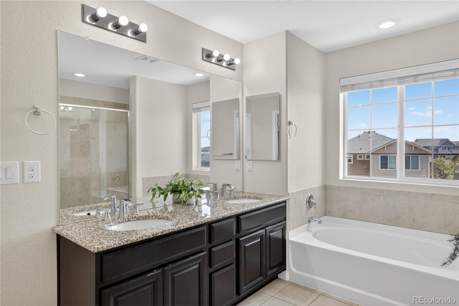 22 N Newcastle Court Aurora CO 80018