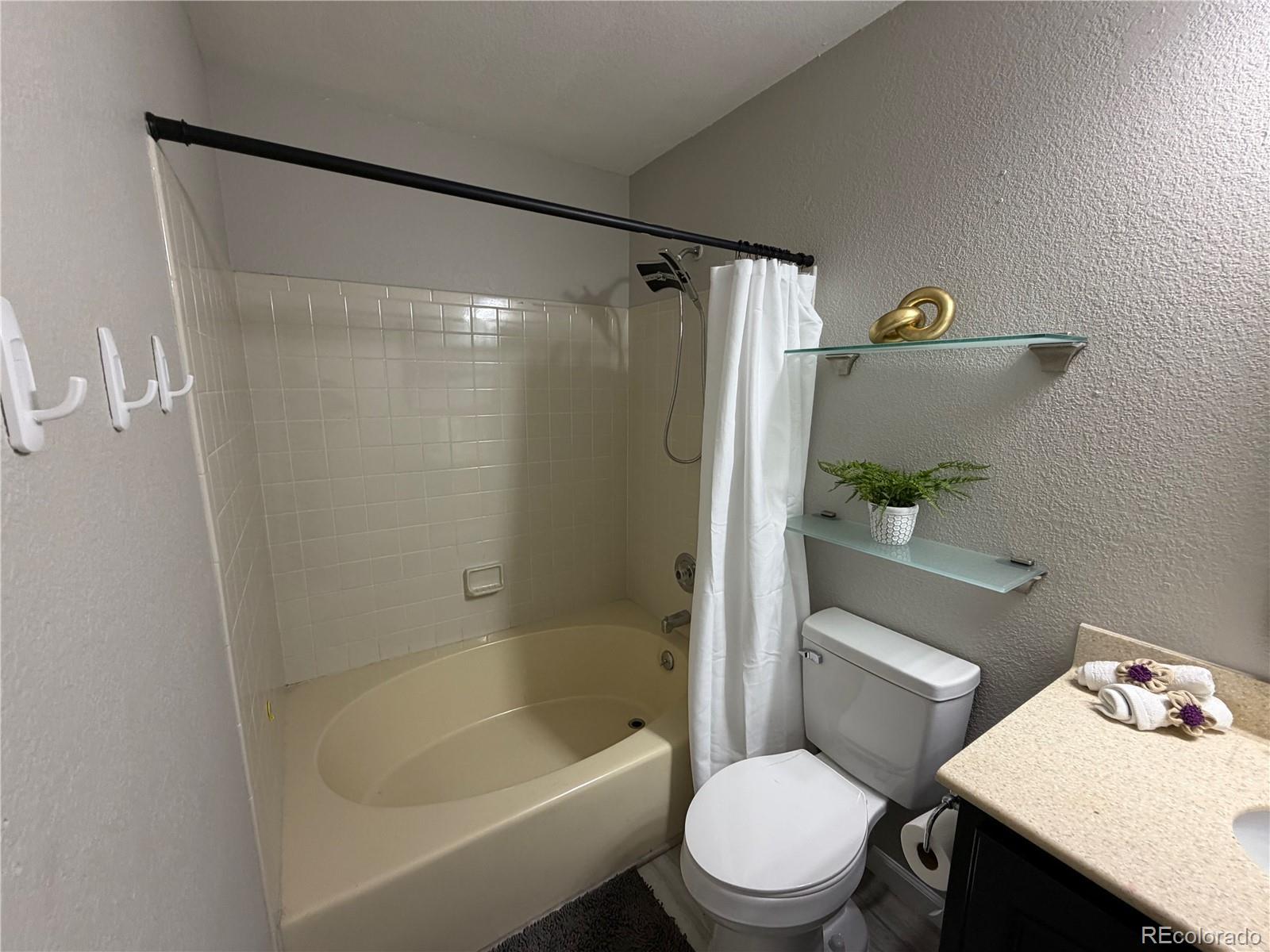 3667 S Flanders Aurora CO 80013