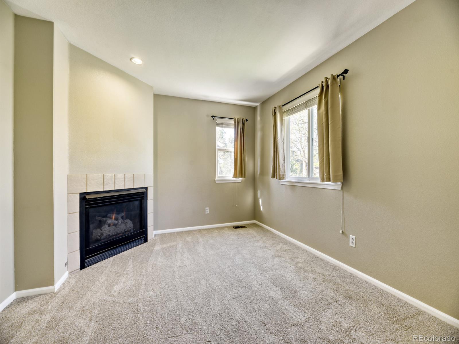 8037 S Yukon Way Littleton CO 80128