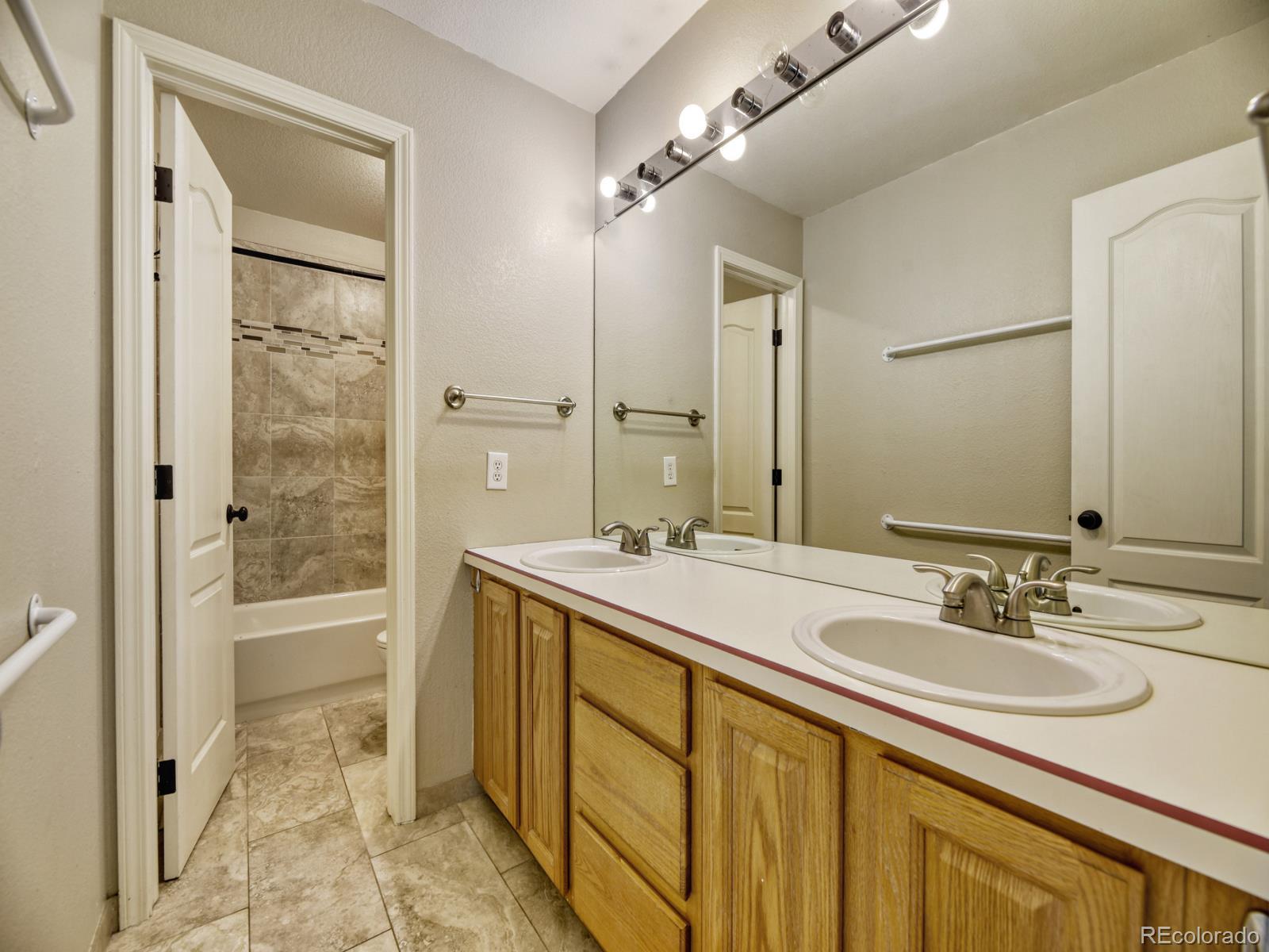 8037 S Yukon Way Littleton CO 80128