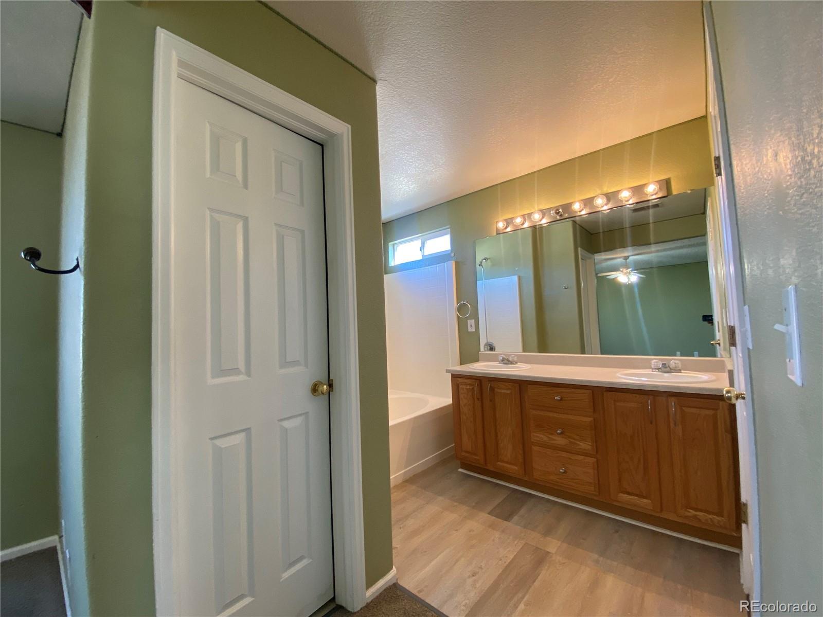 407 Ivory Circle Aurora CO 80011