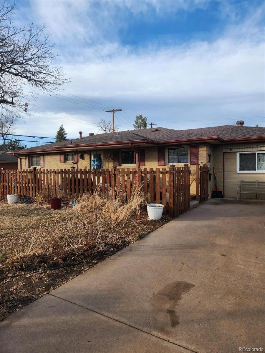 271 E Davies Avenue Centennial CO 80122