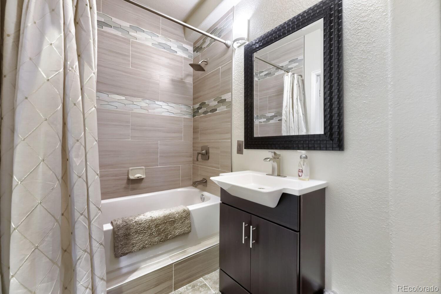24471 E Alamo Drive Aurora CO 80016