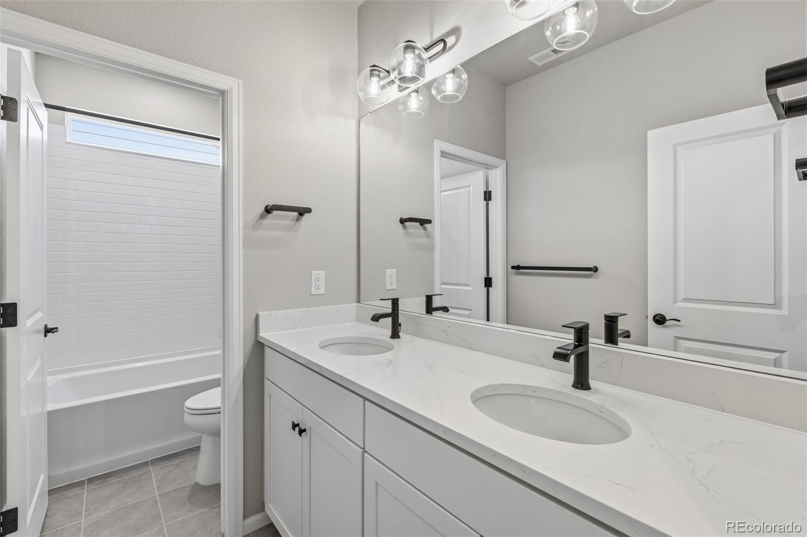 24382 E Atlantic Drive Aurora CO 80016