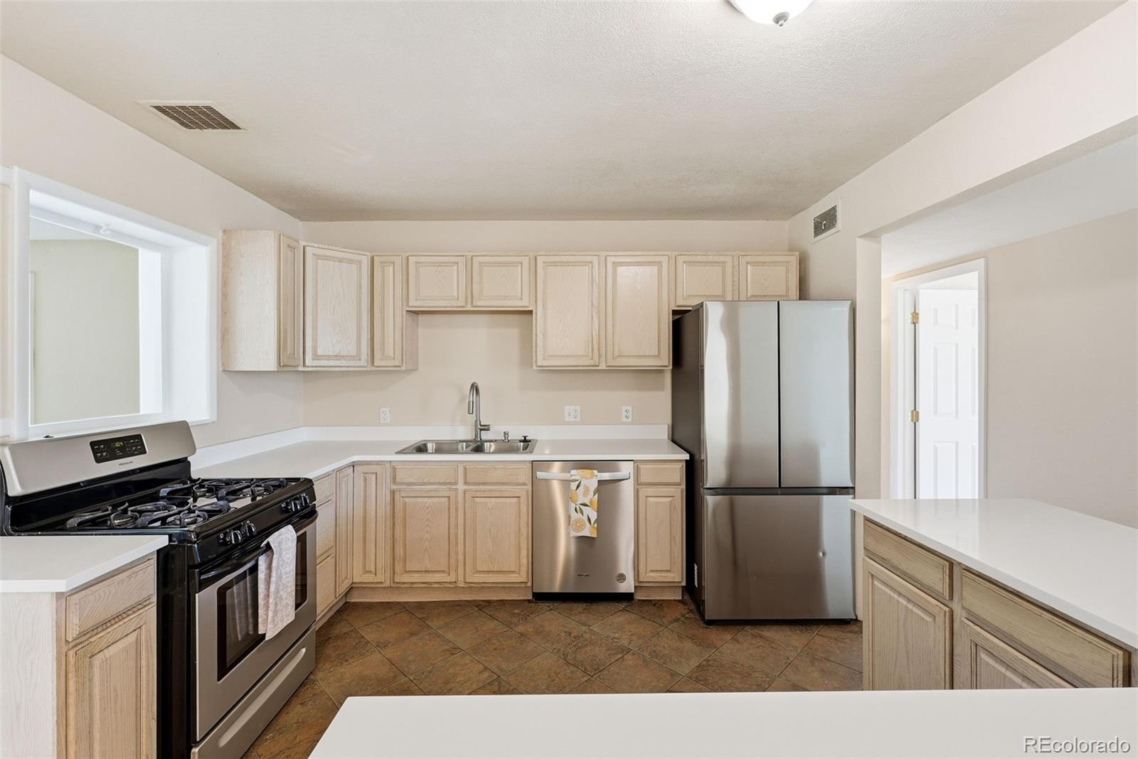 779 Scranton Street Aurora CO 80011