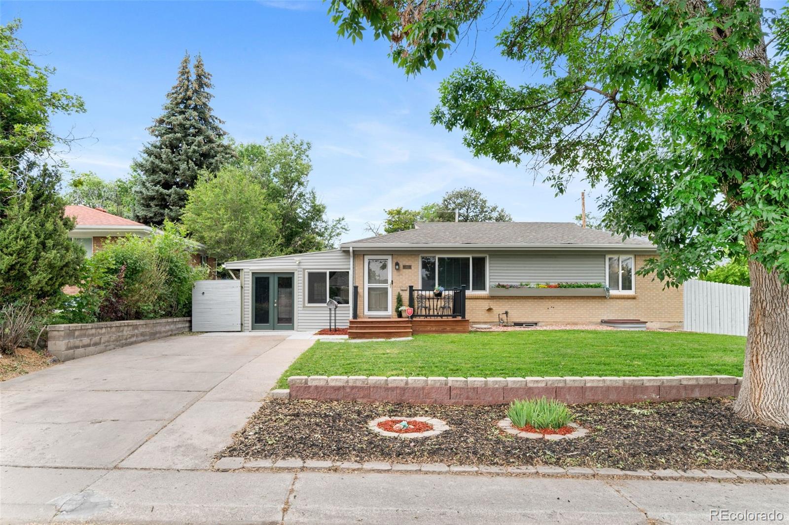 995 Ironton Street Aurora CO 80010