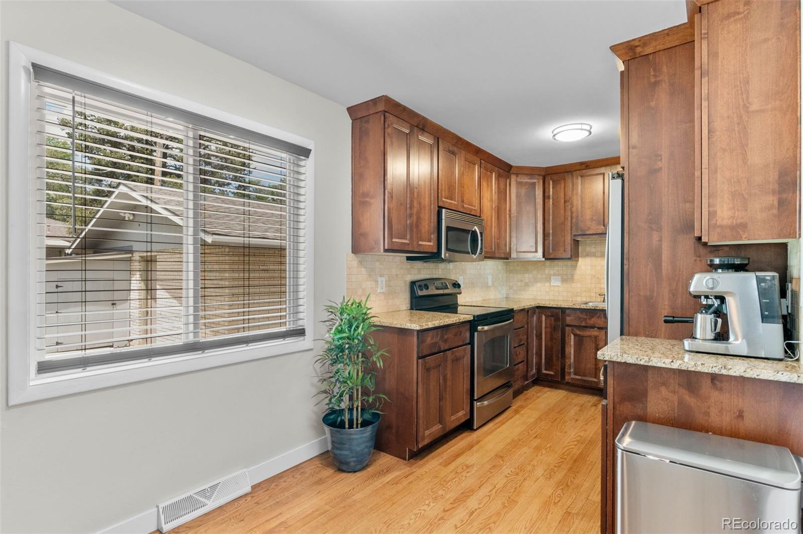 995 Ironton Street Aurora CO 80010