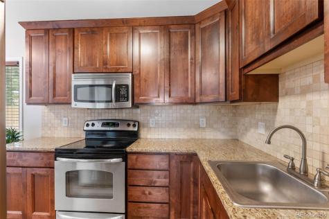 995 Ironton Street Aurora CO 80010