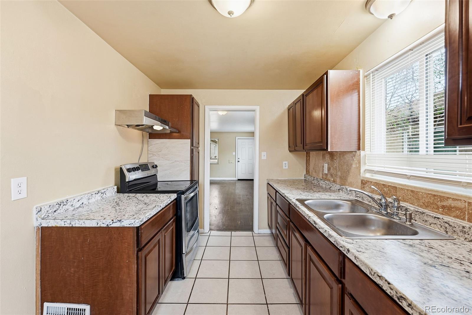1717 Clinton Street Aurora CO 80010