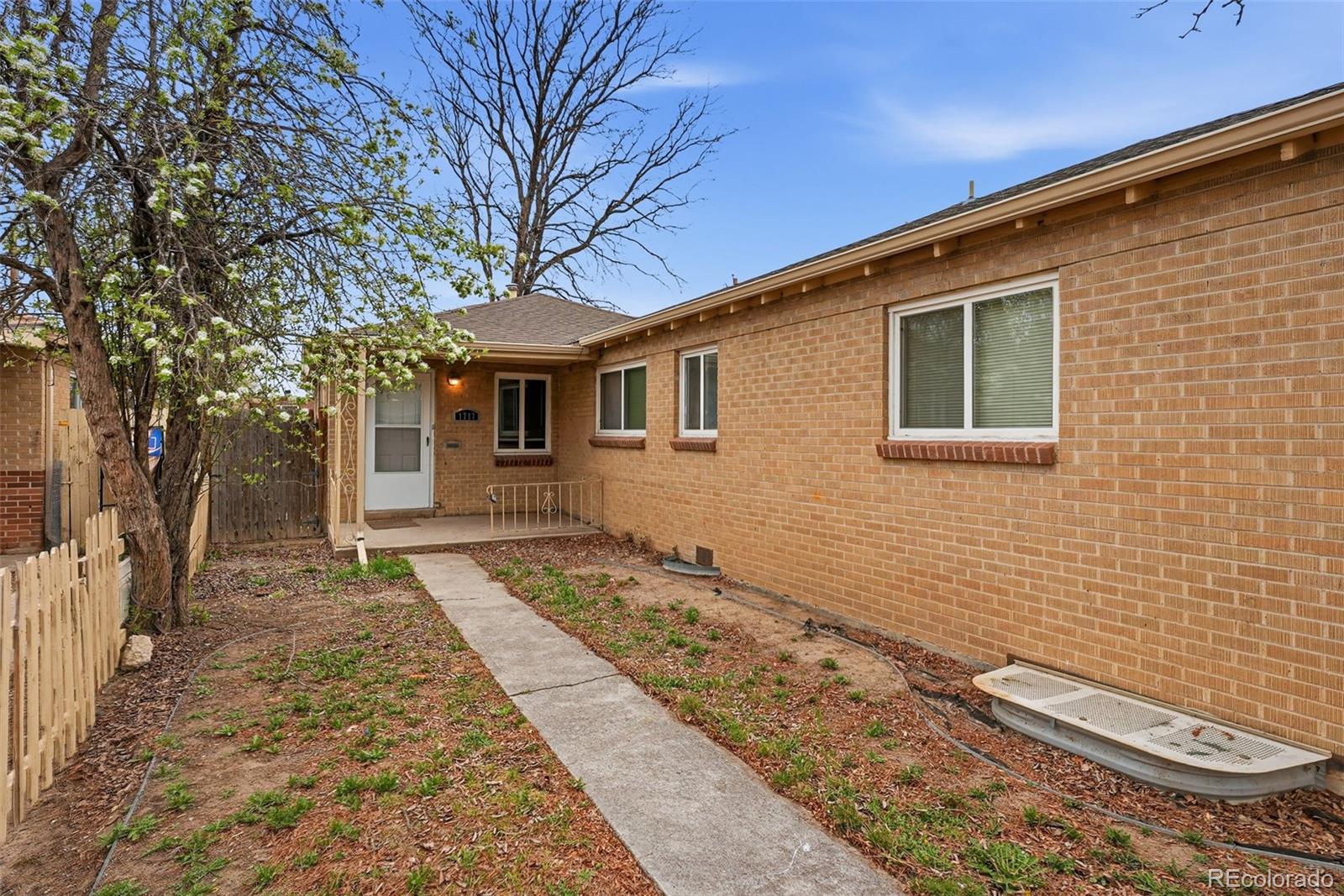 1717 Clinton Street Aurora CO 80010