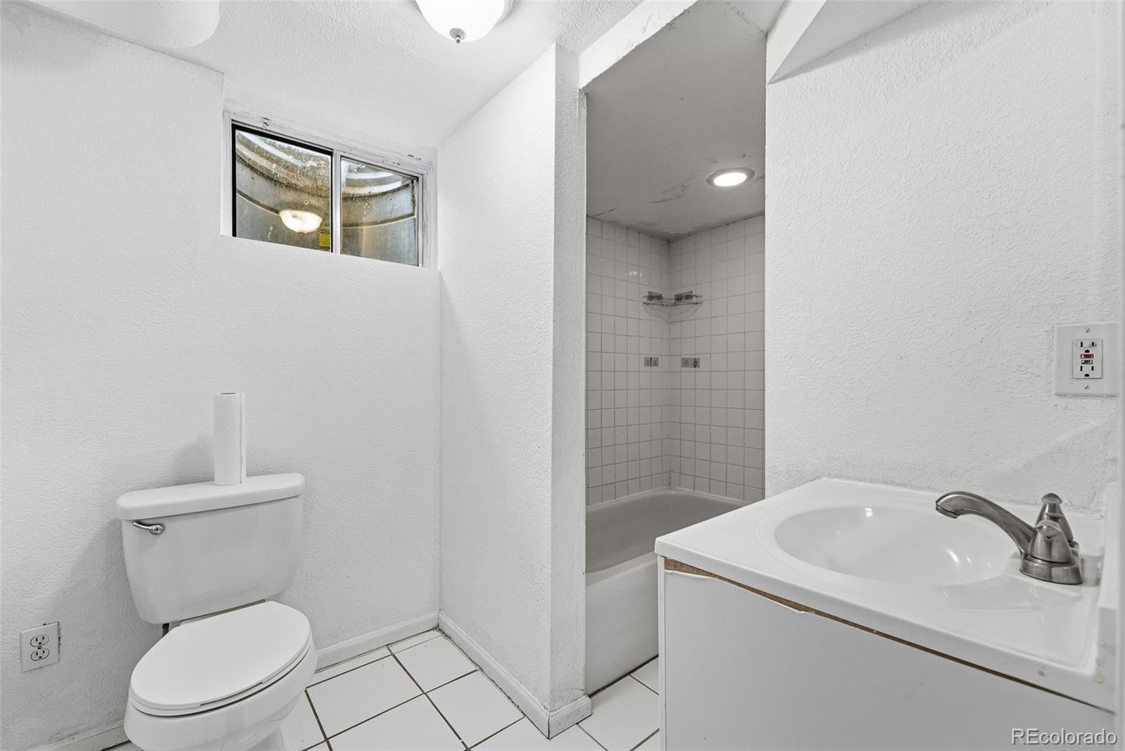 1717 Clinton Street Aurora CO 80010