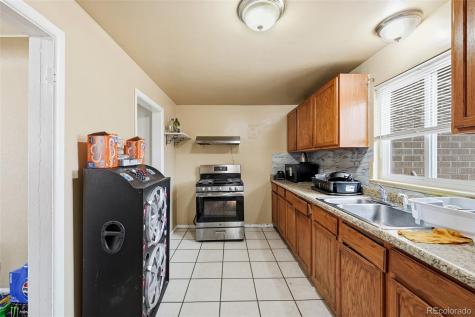 1717 Clinton Street Aurora CO 80010