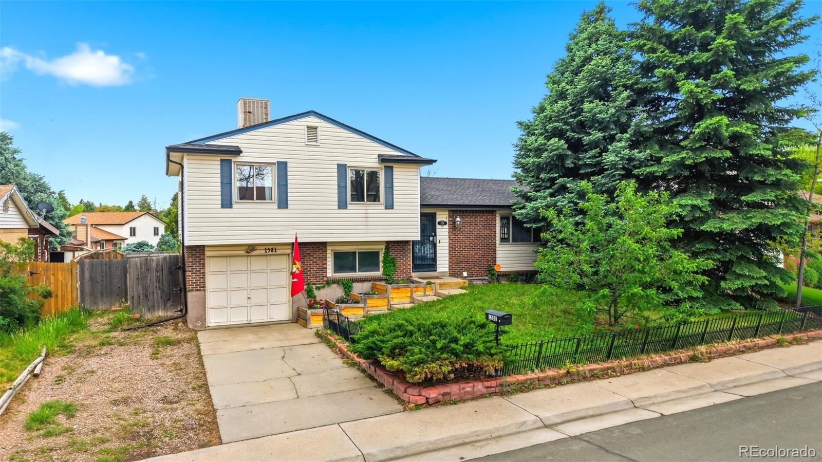 1581 S Fairplay Way Aurora CO 80012