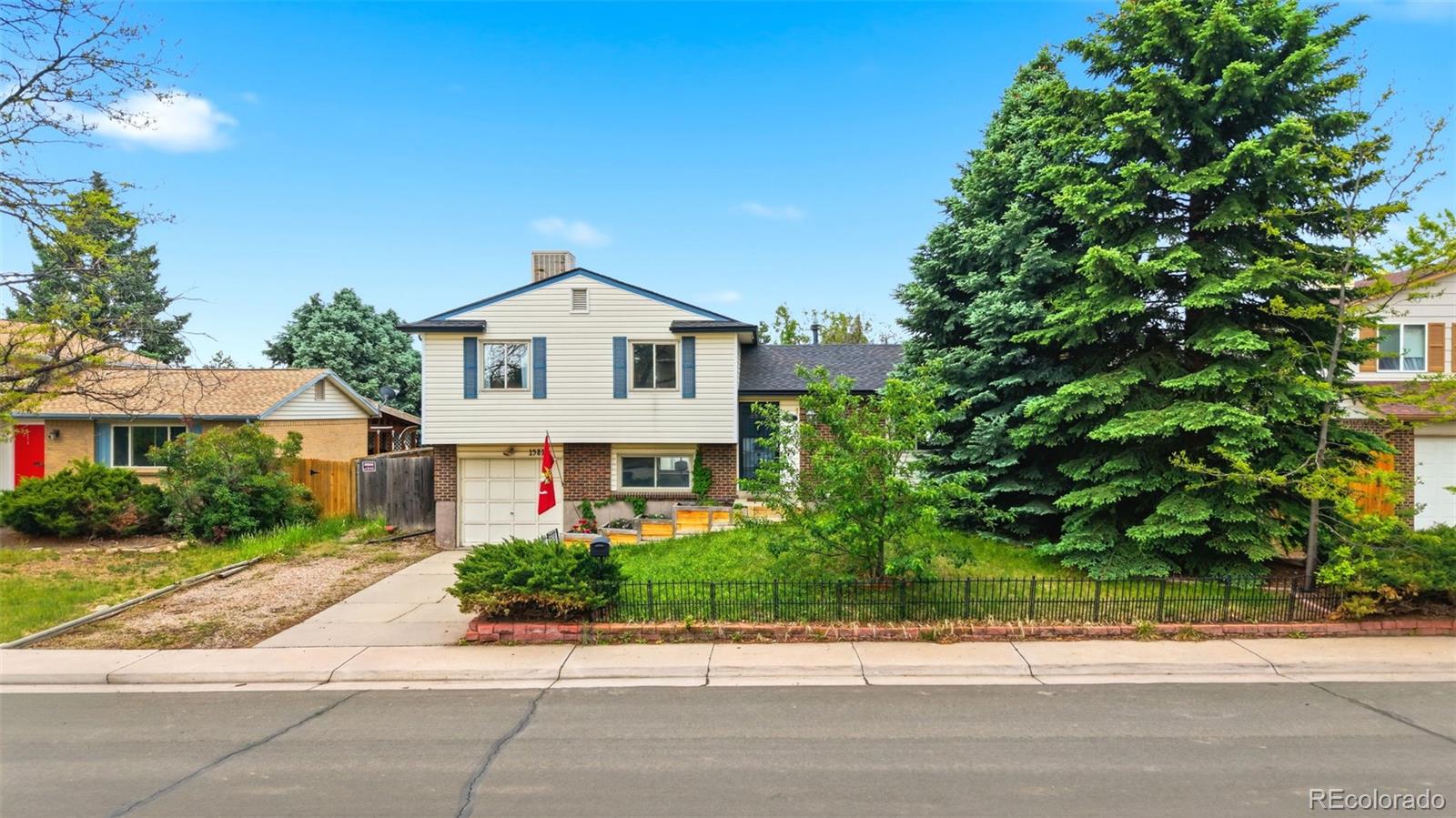 1581 S Fairplay Way Aurora CO 80012