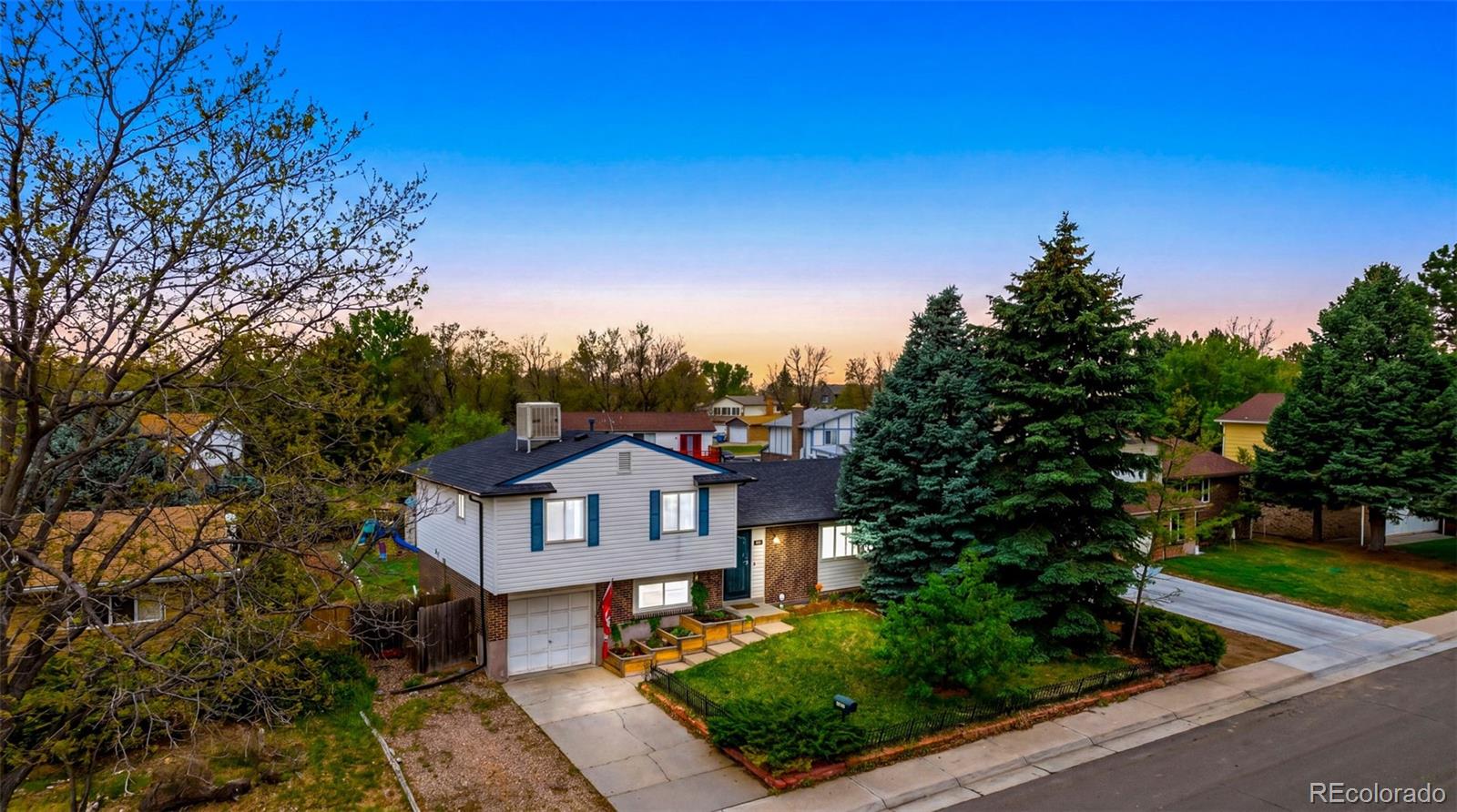 1581 S Fairplay Way Aurora CO 80012