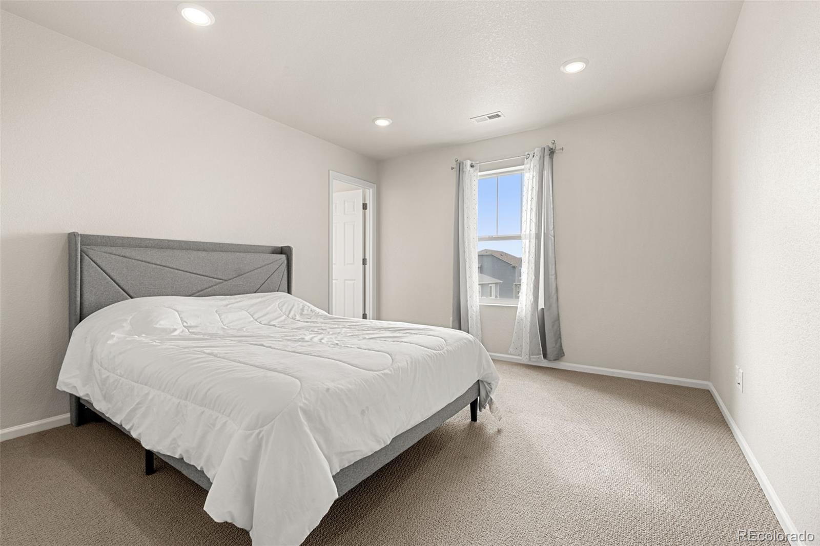 9196 Rifle Street Commerce City CO 80022