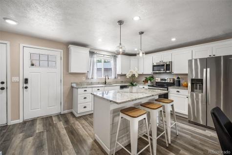 1689 Bahama Street Aurora CO 80011