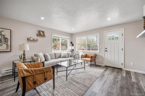 1689 Bahama Street Aurora CO 80011