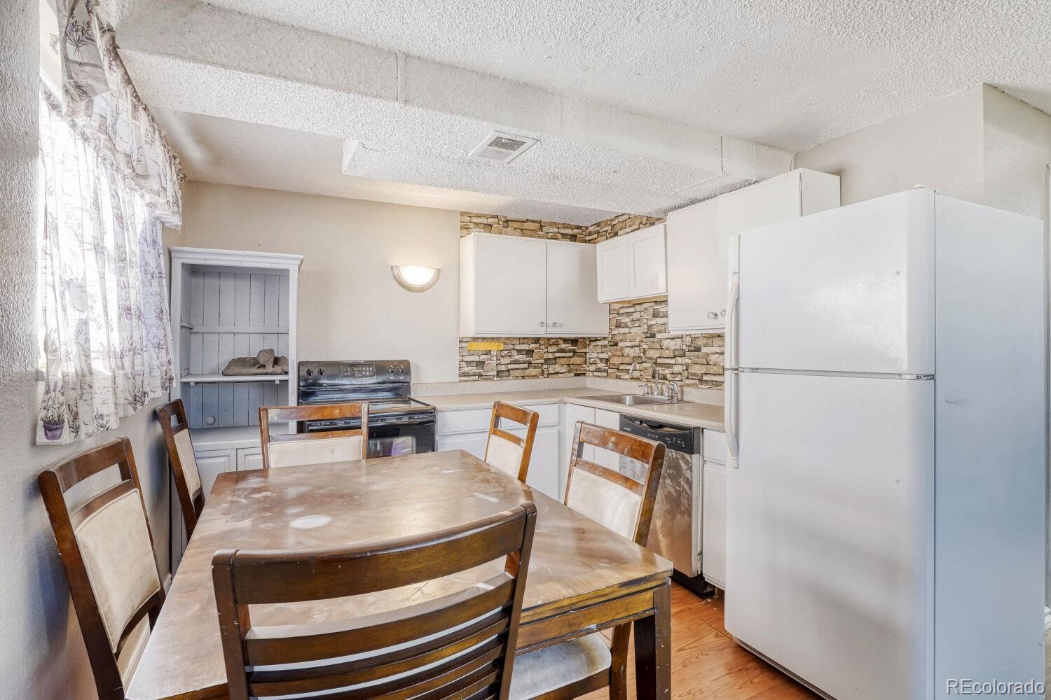 5303 Elkhart Denver CO 80239