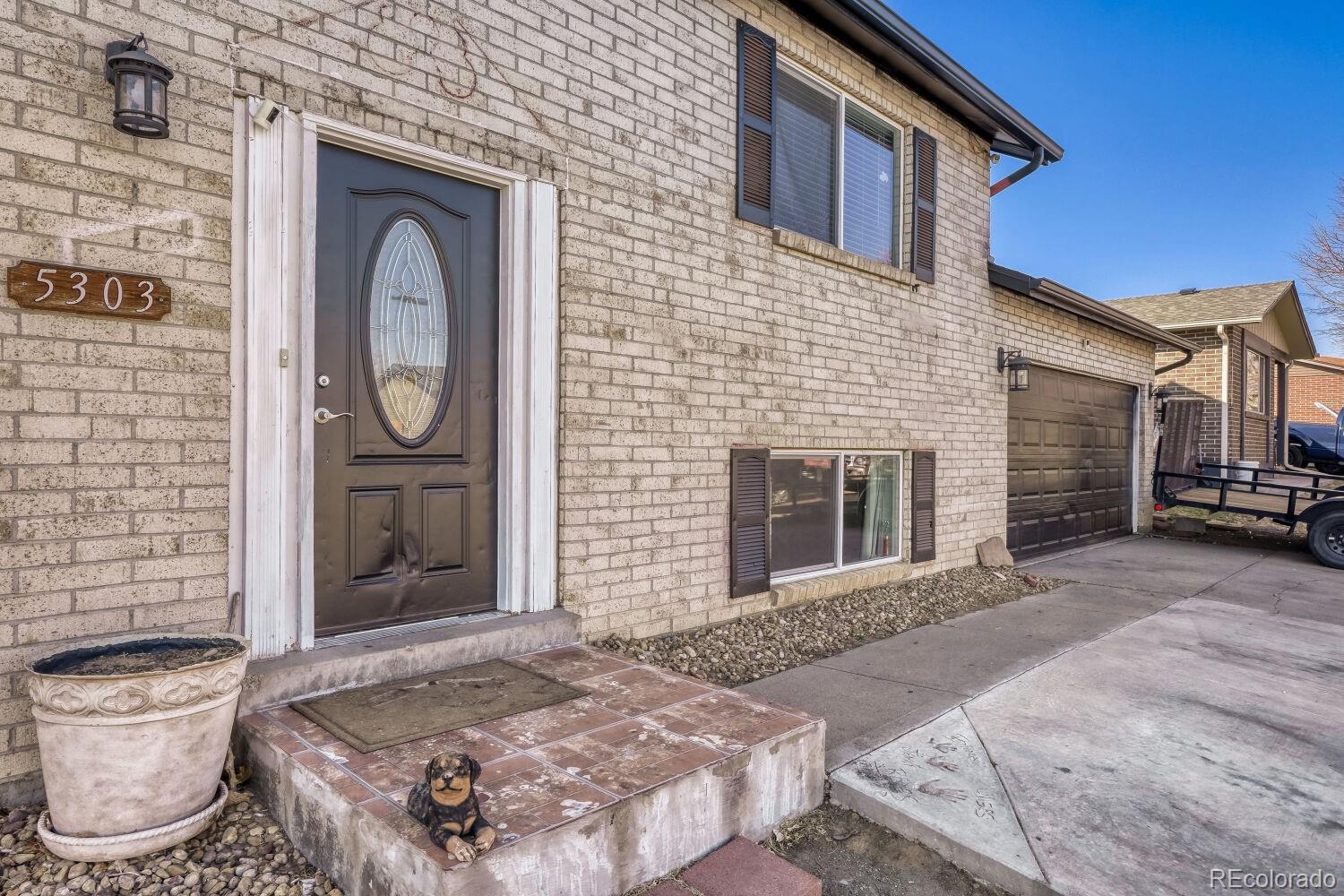 5303 Elkhart Denver CO 80239