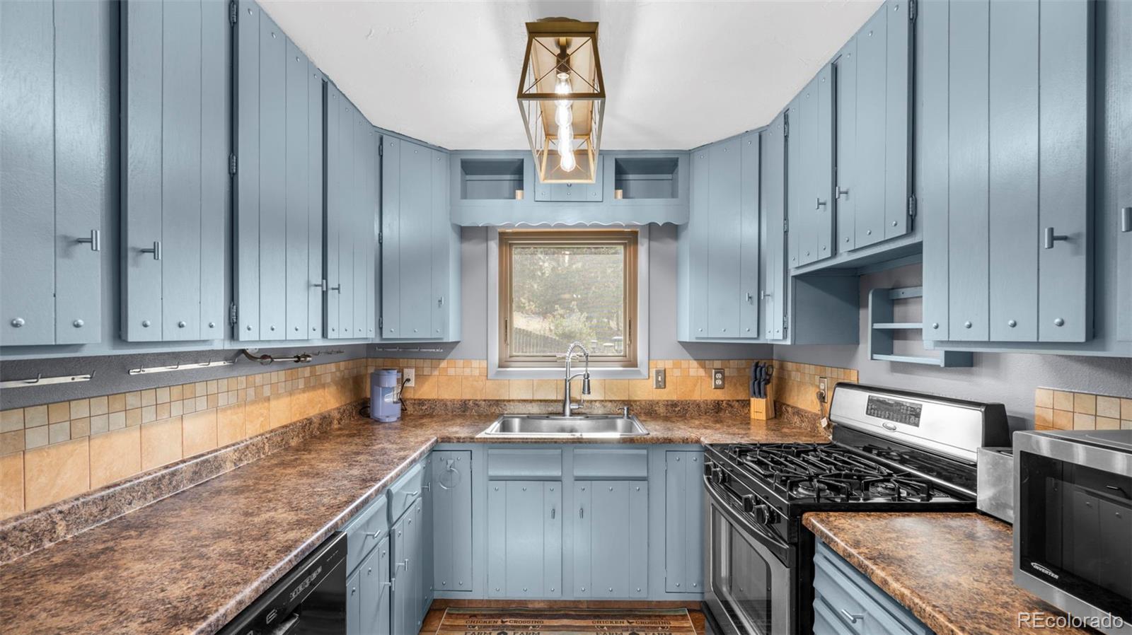 82 S Mountain Estates Road Florissant CO 80816
