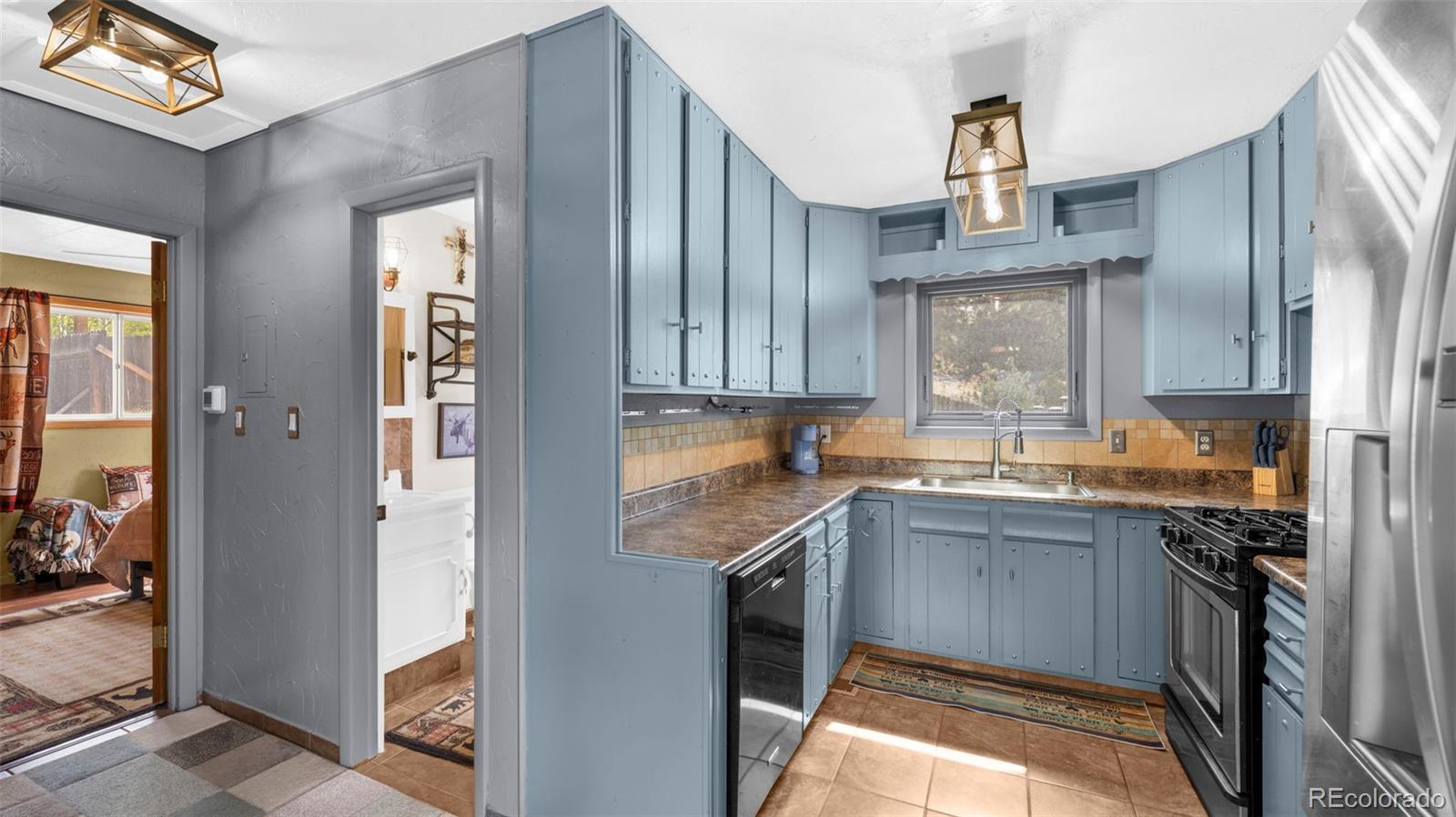 82 S Mountain Estates Road Florissant CO 80816