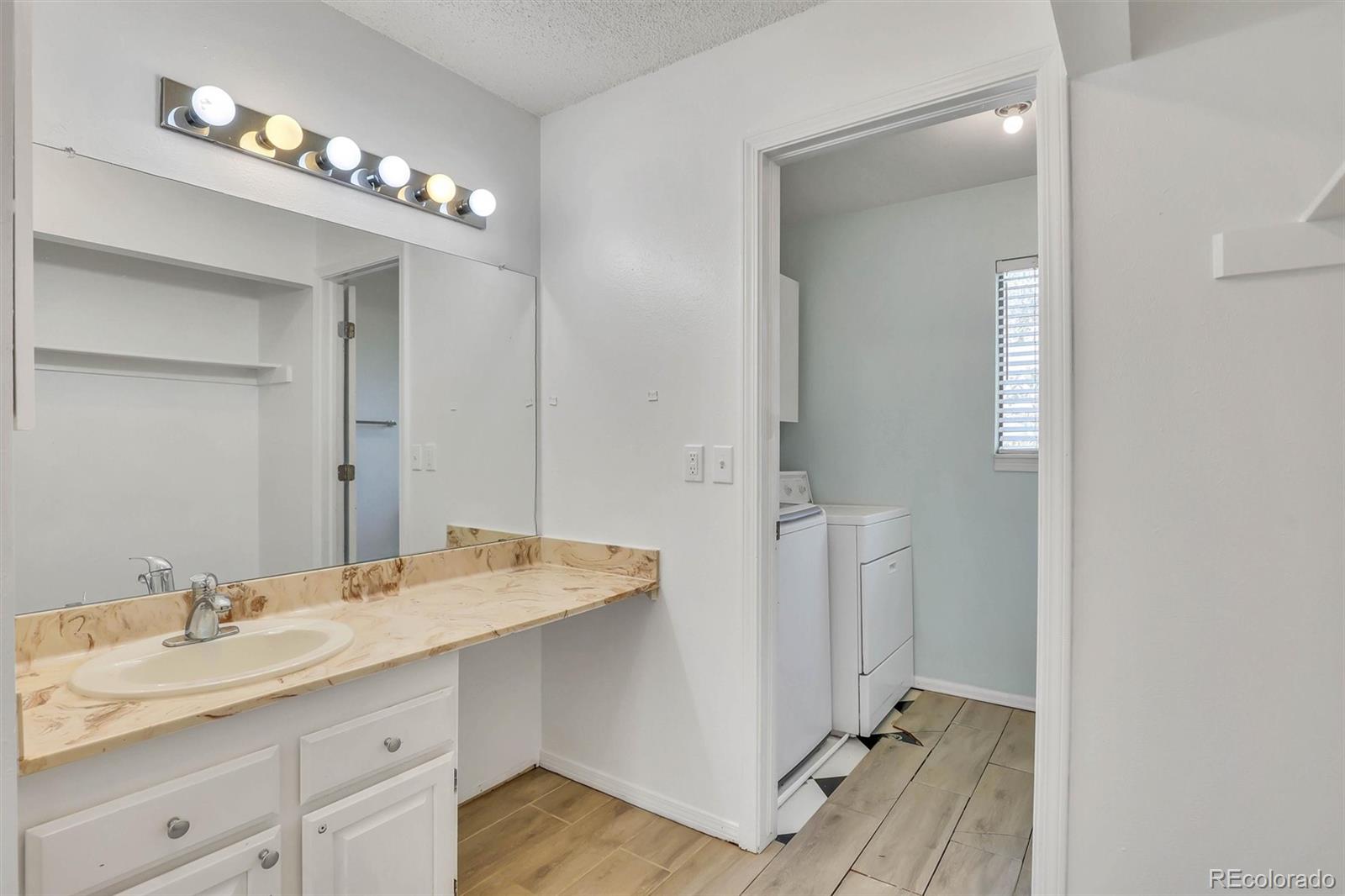10128 E Weaver Place Englewood CO 80111