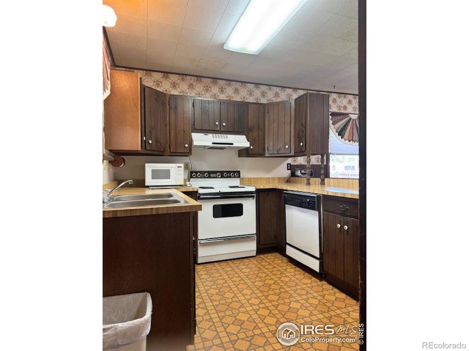 141 N Walker Avenue Haxtun CO 80731