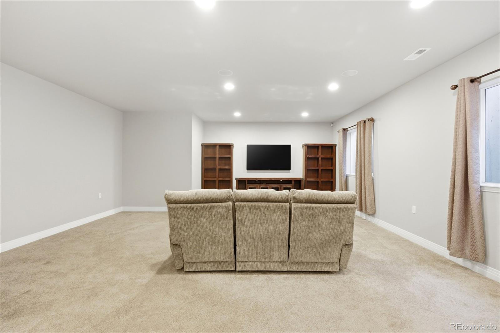 8262 E 55th Place Denver CO 80238