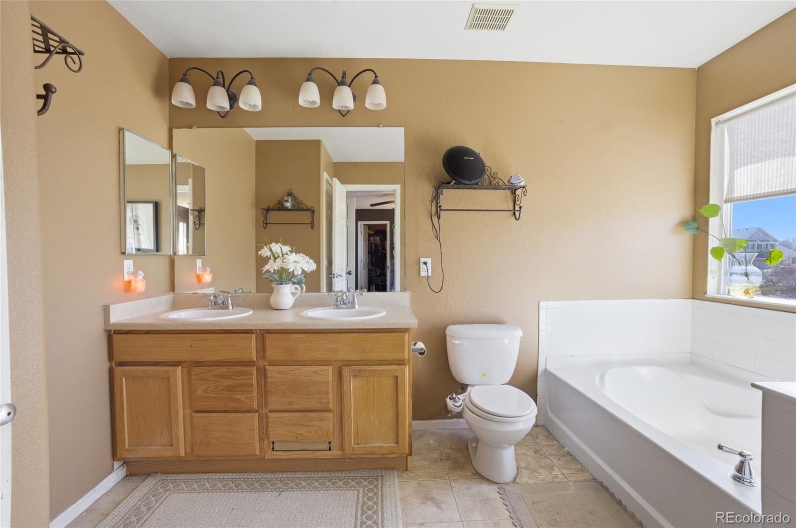 5573 Jasper Street Denver CO 80239