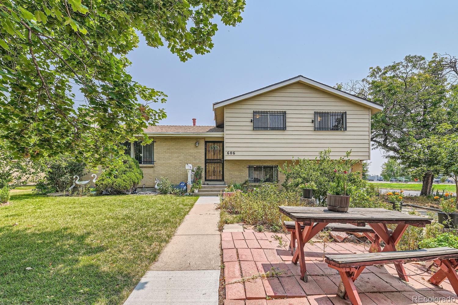 606 Elkhart Street Aurora CO 80011